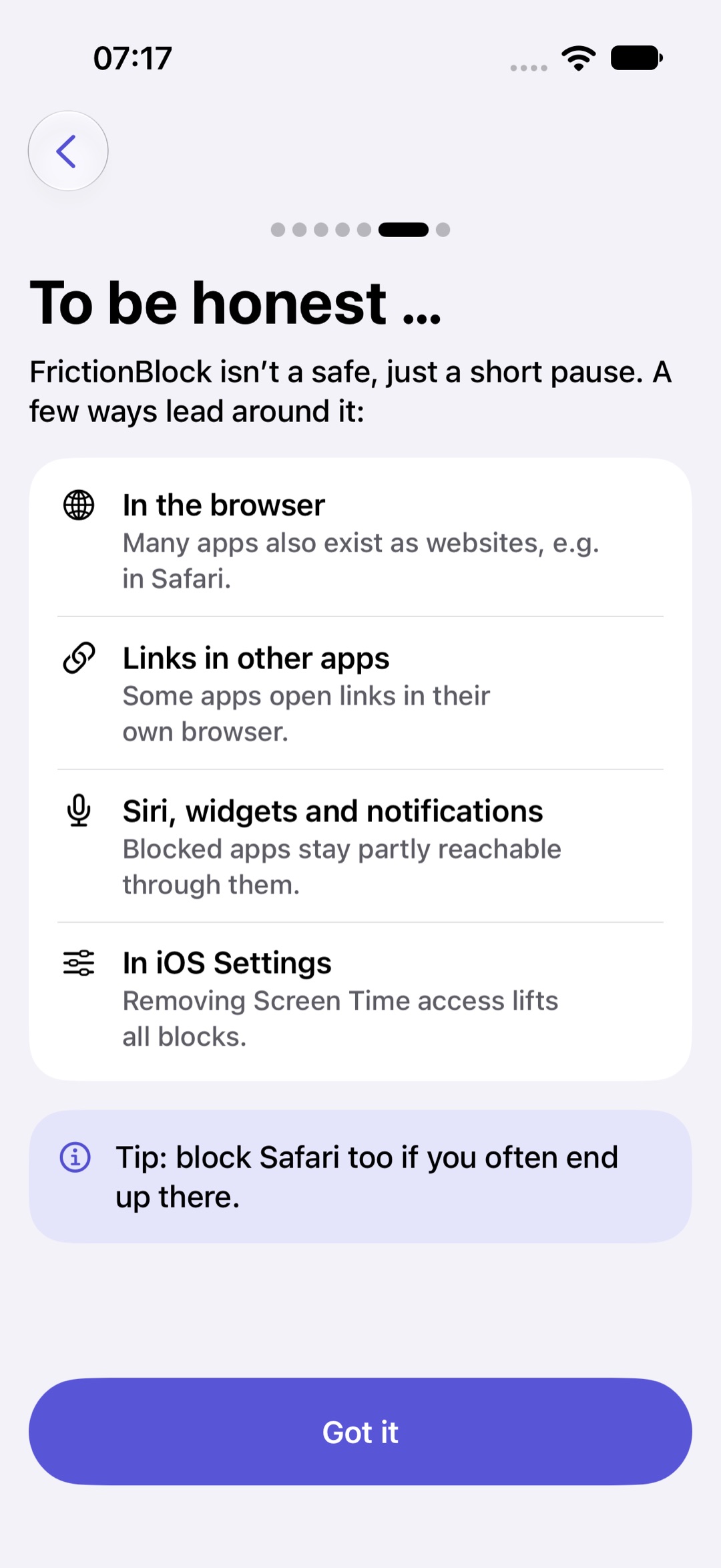 Onboarding screen “To be honest …”: PauseFirst isn't a safe, just a short pause. Listed are ways around it: in the browser, through links in other apps, through Siri, widgets and notifications, and in iOS Settings.