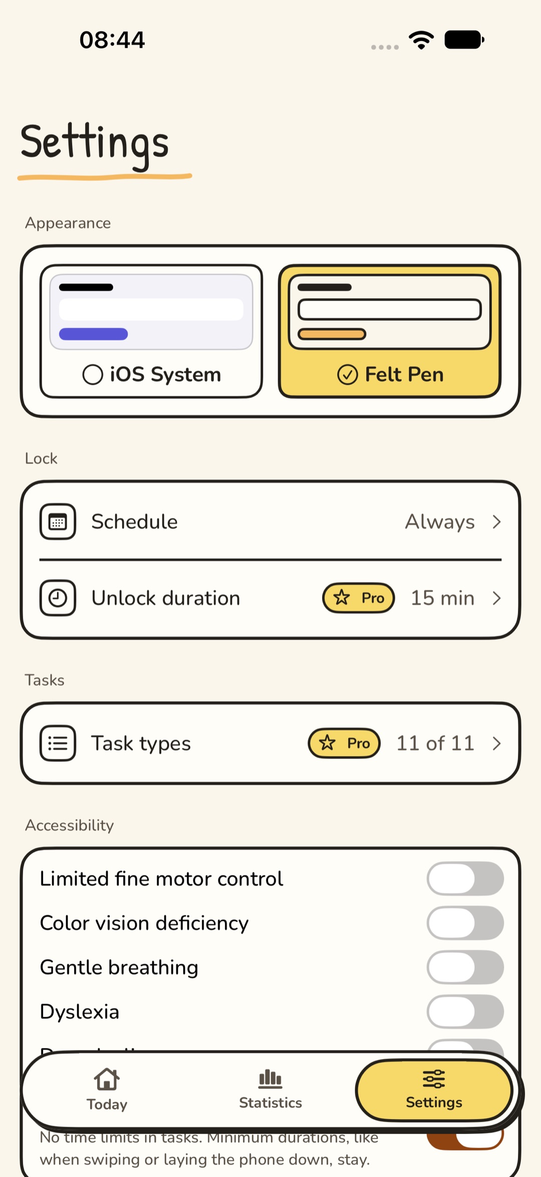 PauseFirst settings in the Felt Pen theme: at the top Appearance with the themes iOS System and Felt Pen, Felt Pen selected, below it the sections Lock, Tasks and Accessibility with Schedule, Unlock duration (Pro) and Task types.