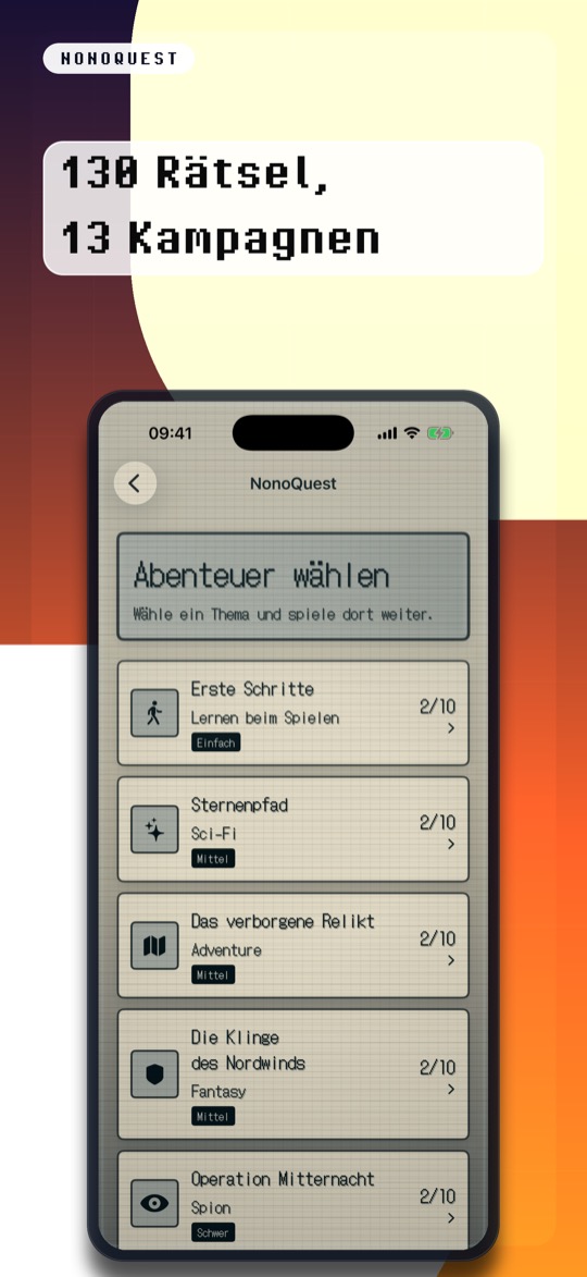Store-Bild mit der Überschrift „130 Rätsel, 13 Kampagnen“ in Pixelschrift, darunter ein iPhone mit der Ansicht „Abenteuer wählen“: eine Liste von Kampagnen mit Symbol, Thema, Schwierigkeit und Fortschritt 2/10, darunter „Erste Schritte“ mit „Lernen beim Spielen“, „Sternenpfad“ mit Sci-Fi, „Das verborgene Relikt“ mit Adventure und „Die Klinge des Nordwinds“ mit Fantasy