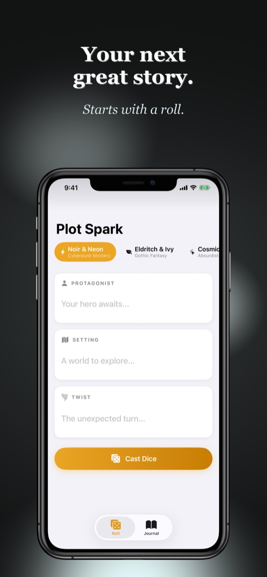 Store-Bild mit einer englischen Schlagzeile, sinngemäß: „Deine nächste große Geschichte beginnt mit einem Wurf.“ Darunter ein iPhone mit der englischen Oberfläche von Plot Spark: oben die Kits Noir & Neon, Eldritch & Ivy und angeschnitten Cosmic, darunter drei noch leere Felder Protagonist, Setting und Twist und die gelbe Taste Cast Dice